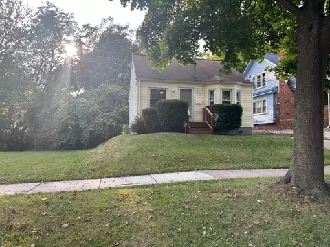59 Summit St, Pontiac, MI 48342