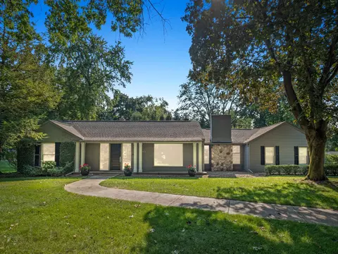 6383 Wing Lake Rd, Bloomfield Hills, MI 48301