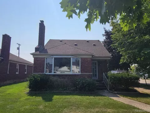 13185 Sycamore St, Southgate, MI 48195