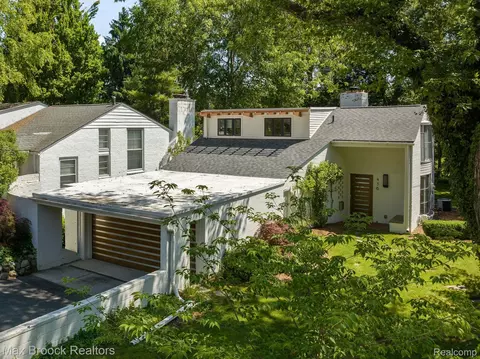 436 Bonnie Brier St, Birmingham, MI 48009