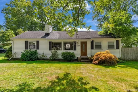 1150 Ferguson St, Lake Orion, MI 48362