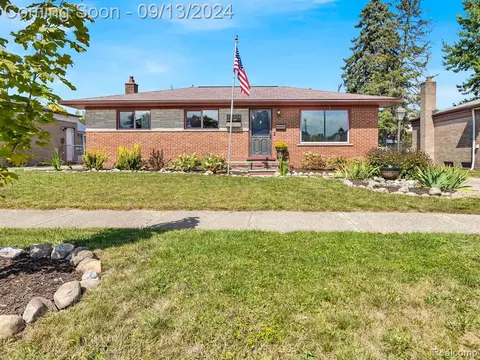 34304 Barton St, Westland, MI 48185