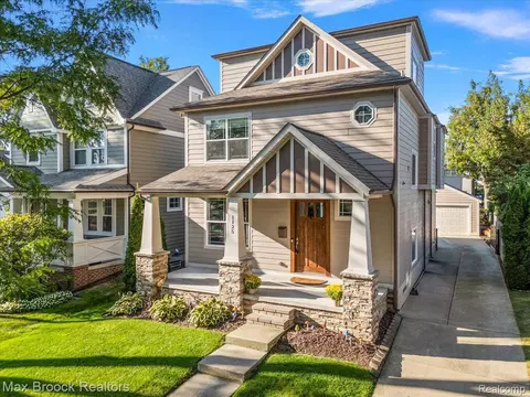 1125 Emmons Ave, Birmingham, MI 48009