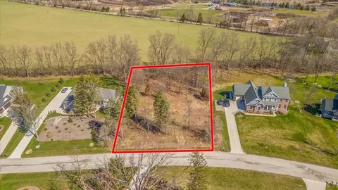 10415 Oak Shore Dr, Green Oak, MI 48178