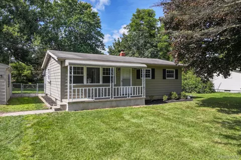 5440 Skylark Pass, Grand Blanc, MI 48439