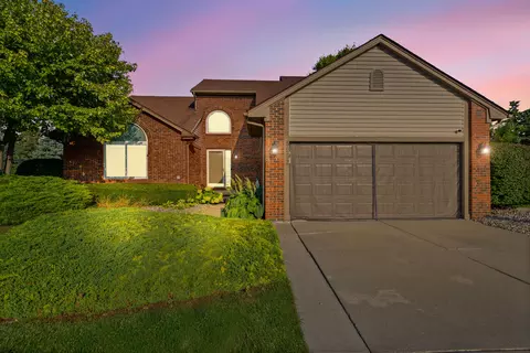 5852 Ottawa Crt Ct, Sterling Heights, MI 48314