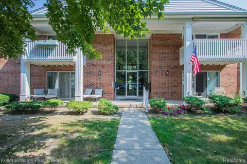 42231 Toddmark Ln #116, Clinton Township, MI 48038