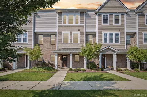 3189 Chambers W, Wixom, MI 48393