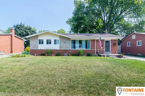 19642 Ingram St, Livonia, MI 48152