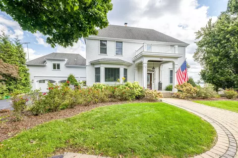 1012 N Riverside Ave, St. Clair, MI 48079