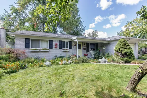 14287 Fairway St, Livonia, MI 48154
