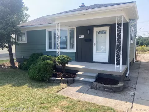 4822 Matthew St, Westland, MI 48186