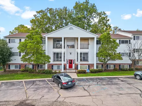 470 Baldwin Ave #30, Rochester, MI 48307