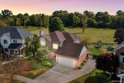 42686 Biland Dr, Clinton Township, MI 48038