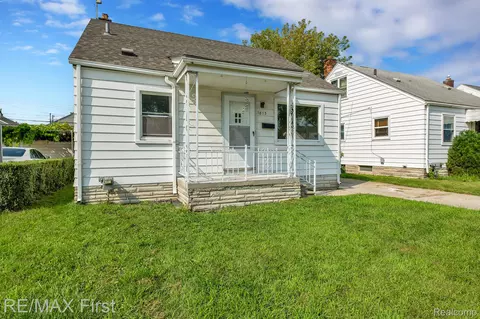 1813 E Goulson Ave, Hazel Park, MI 48030
