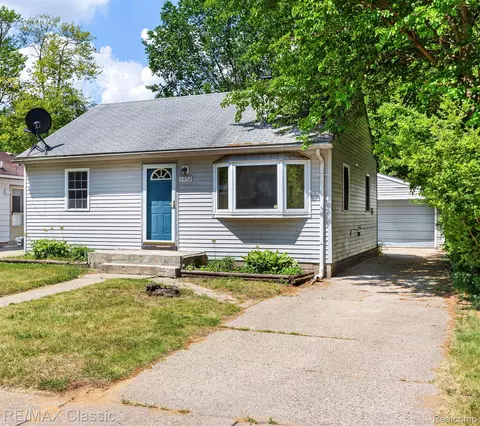 5953 N Linville St, Westland, MI 48185