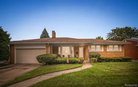 17551 W Outer Dr, Dearborn Heights, MI 48127