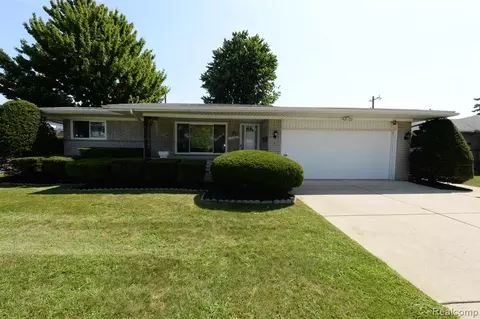 14066 Ingram St, Livonia, MI 48154