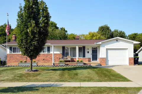 8500 Chesterfield Dr, Swartz Creek, MI 48473