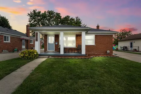 22025 Lakeview St, Saint Clair Shores, MI 48080