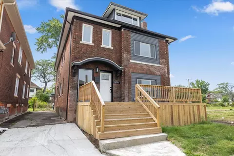 2073 Hazelwood St, Detroit, MI 48206
