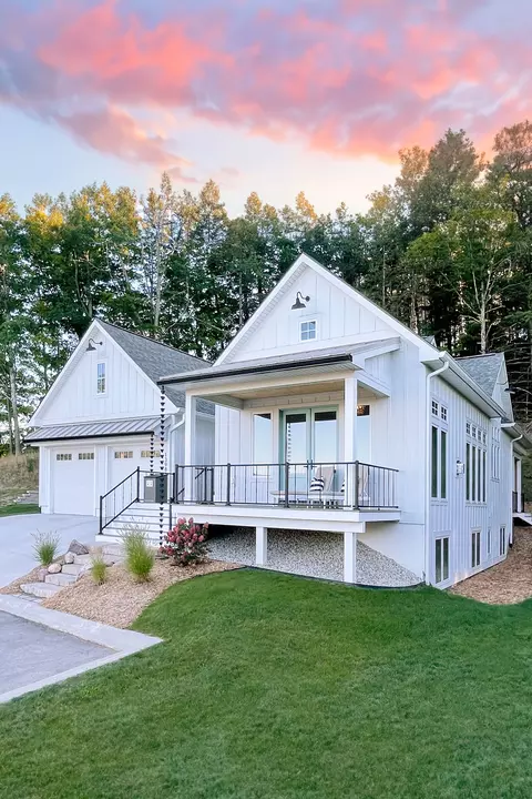 13981 S Winding Trl, Traverse City, MI 49684
