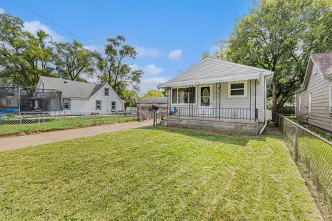 6784 Chalmers Ave, Warren, MI 48091