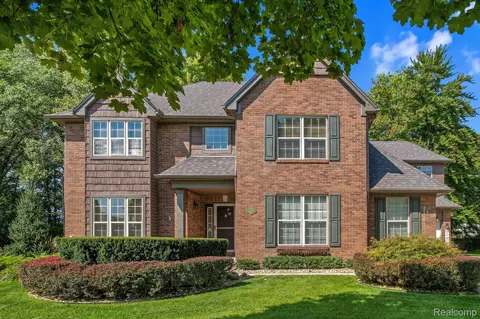 44347 La Domain Dr, Sterling Heights, MI 48314