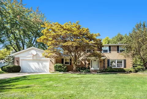 2182 Joanne Dr, Troy, MI 48084