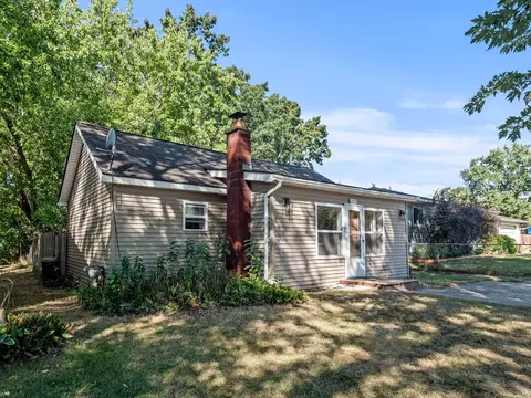 2975 Brisbane St, Commerce, MI 48390