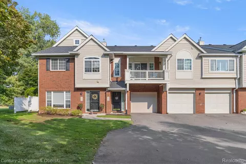 23070 Fairlane Blvd, Woodhaven, MI 48183