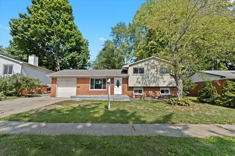 8753 Nottingham Dr, Superior, MI 48198
