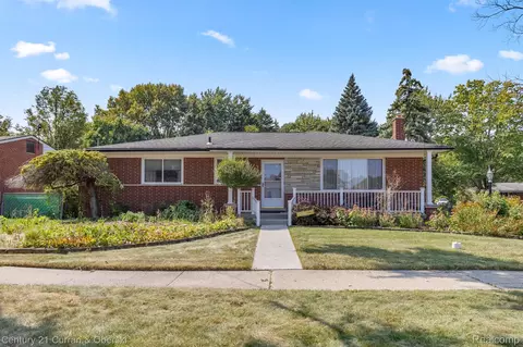 27549 Santa Ana Dr, Warren, MI 48093
