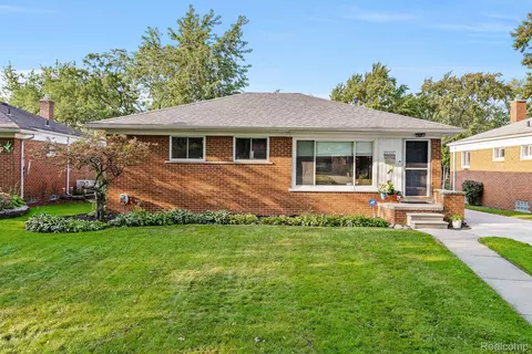 21537 Share St, Saint Clair Shores, MI 48082