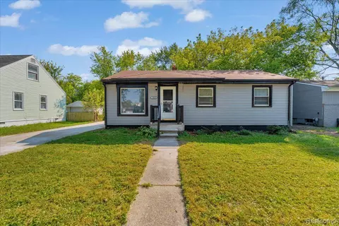13030 Couwlier Ave, Warren, MI 48089
