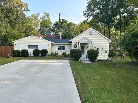 394 S Elm St, Lapeer, MI 48446