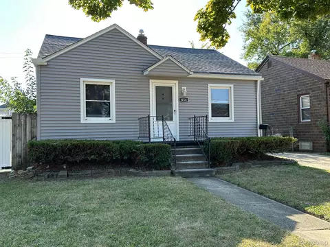814 Maple Ave, Monroe, MI 48162