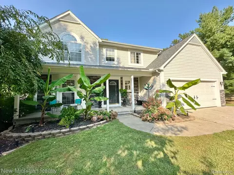 7492 Majestic Woods Dr, Argentine, MI 48451