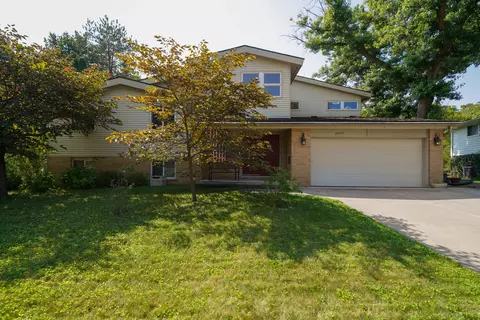 24057 Farmington Rd, Farmington, MI 48336