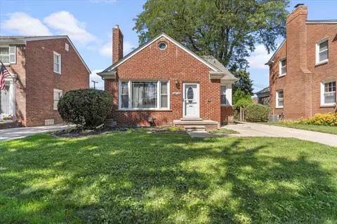12782 Chestnut St, Southgate, MI 48195