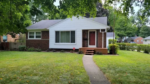 16537 Pomona Dr, Redford, MI 48240