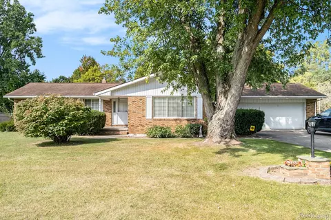 4046 S Elms Rd, Swartz Creek, MI 48473