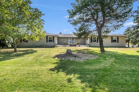 12579 Hill Rd, Riley, MI 48041