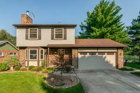 15442 Bradner Ave, Plymouth, MI 48170