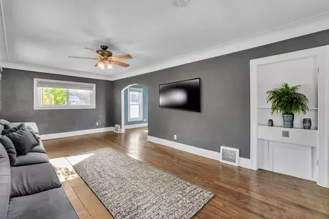 116 Clair St, Mount Clemens, MI 48043