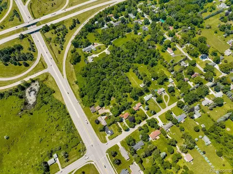 1023 Turrill Rd, Lapeer, MI 48446