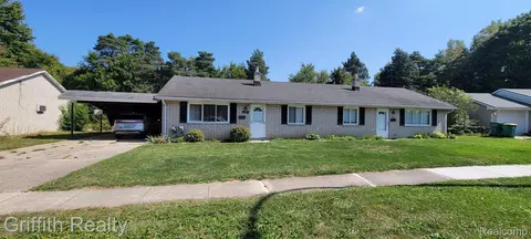 297 Odoherty Rd, Brighton, MI 48116