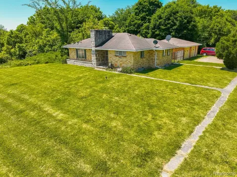 1224 S Lapeer Rd, Lapeer, MI 48446