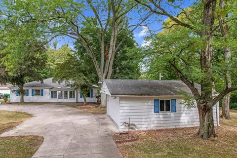 47136 Denton Rd, Van Buren, MI 48111