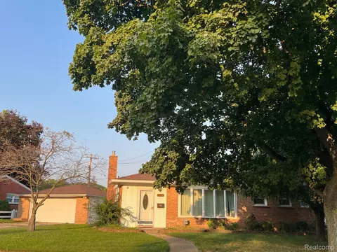 37240 Thinbark St, Wayne, MI 48184